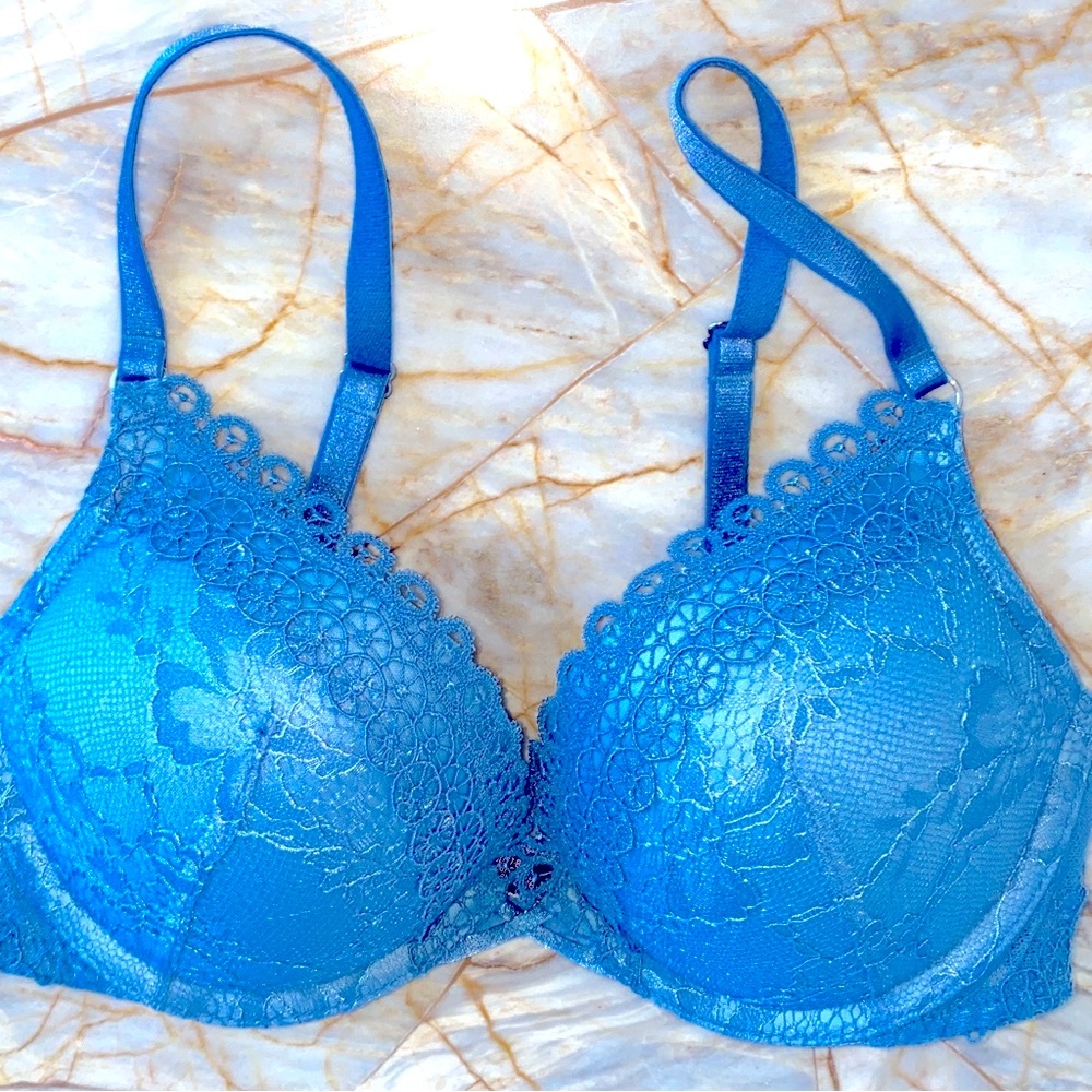 Victorias Secret Bombshell Beautiful Super Push Up Blue Crochet Lace 32B